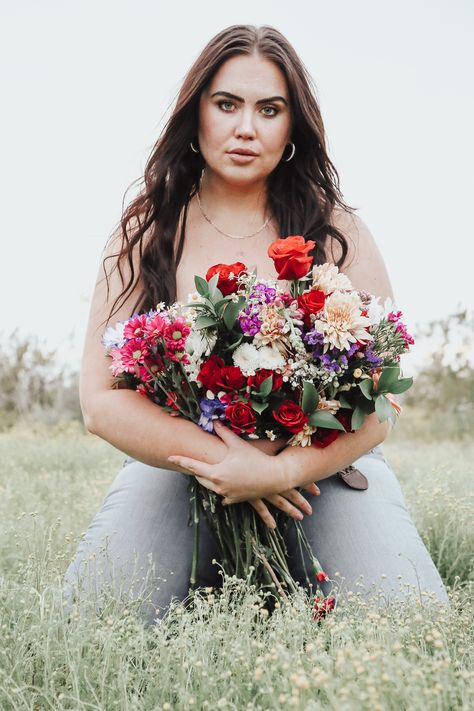 Western Flower Top Photoshoot, Flower Top Session, Plus Size Flower Photoshoot, Floral Top Photoshoot, Flower And Jeans Photoshoot, Flower Bra Photoshoot, Flower Shirt Photoshoot, Photoshoot Ideas Plus Size, Empowered Women Photography