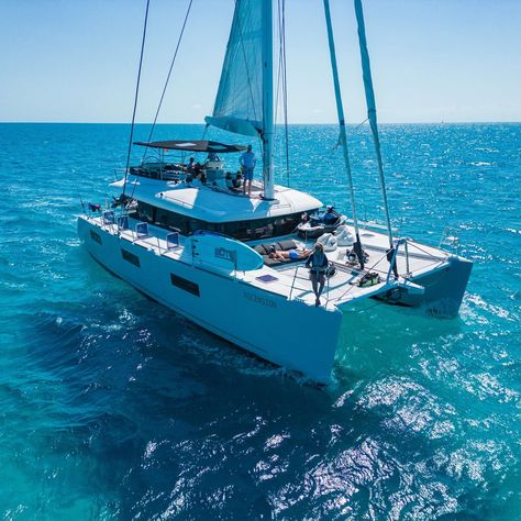 A S C E N S ION Private Charter Yacht | 62' Sailing Catamaran | 🌴Cruise the British Virgin Islands ✈️ 3hrs direct from Miami 💧Luxury Yacht for 8 Guests 💧3 Professional Crew 💧4 Ensuite Guest Cabins 💧7 Nights All Inclusive 💧5 Night Minimum This is a great yacht to celebrate the Holidays on! Holiday rates start at $42,000 p/wk all inclusive for 8 guests. Contact us for a quote! L I N K 👉https://sheeryachting.com/listings/charter-catamaran-ascension #yacht #sailingascension #catamaran #yach... Sailing Catamaran Yachts, Catamaran Cruise, Charter Yacht, Miami Luxury, Catamaran Yacht, Ocean Sailing, Guest Cabin, Private Yacht, Summer 2025