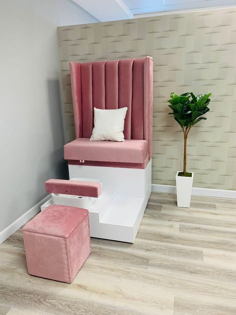 Luxury Seating and world class upholstery. Chanel back design. Small Pedicure Station Ideas, Nail Station Ideas Small Spaces, Diy Pedicure Station, Pedicure Station Ideas, Beauty Shop Decor, Diy Spa Treatments, Pedicure Station, Spa Room Decor, Diy Pedicure