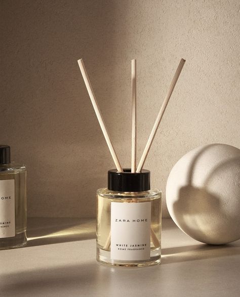 Diffuser Modern Wabi Sabi Interiors, Reed Diffuser Design, Modern Wabi Sabi, Hotel Toiletries, Wabi Sabi Interior, Room Diffuser, White Jasmine, Home Spray, Reed Diffusers