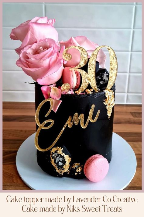 30th Birthday Cake For Women, Black And Gold Birthday Cake, 40th Birthday Cake For Women, Birthday Cake For Women, 50th Birthday Themes, Bolo Grande, Black And Gold Cake, 30th Birthday Themes, 30th Birthday Cake