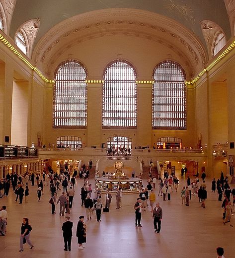 Station Aesthetic, Nyc Places, Tiny Canvas, New York Architecture, Empire State Of Mind, Grand Central Terminal, Grand Central Station, New York Central, Romanticizing Life