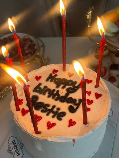 #birthday #cake #instagram Happy Birthday Bestie Cake, Birthday Cake For Bestie, Friendship Cake, Best Frind, Cake Instagram, Happy Birthday Bestie, Bestie Birthday, Cake Pictures, Sister Quotes