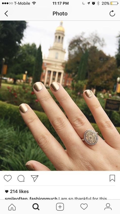 College Ring Pictures, College Ring Ceremony, Senior Rings, Class Rings College, College Ring, Tarleton State University, Graduation Ring, College Photography, College Rings