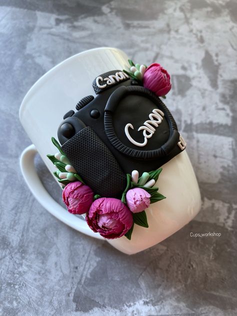 Photographer Coffee Mug, Polymer Clay Camera, Coffee Mug Photography, Girl With Camera, Mug Photography, Camera Mug, Diy Kids Decor, Funny Photographer, Gift For Photographer