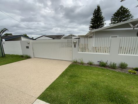 Brick Front Yard Fence, Rendered Front Fence, White Brick Fence, Rendered Fence, Boundary Fence, Porch Gate, Garden Walls, Yard Fence, Gate Ideas