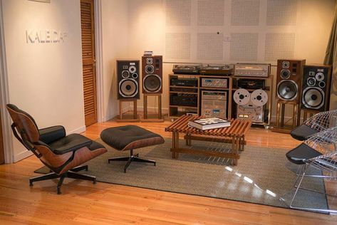 Audiophile Room, Hifi Room, Audiophile Listening Room, Home Music Rooms, Record Room, Sound Room, Sound Equipment, Men Cave, Audio Rack