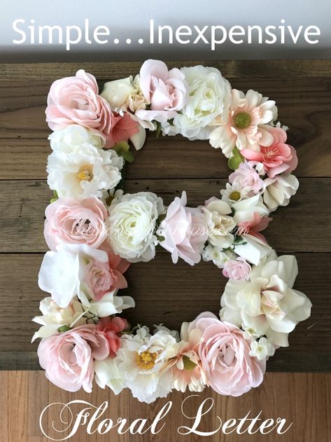 Simple Inexpensive Floral Letter Paris Flowers, Deco Ballon, Flower Letter, Dollar Store Hacks, Shower Cookies, Gold Spray Paint, Diy Tassel, Home Decoration Ideas, Flower Letters