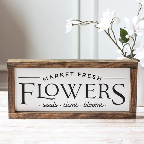 Market Fresh Flowers Sign, Fresh Flower Market Sign, Fresh Flowers Sign, Green White Wall, Green White Decor, Spring Signs, Summer Farmhouse Decor, Mandala Wood, Wall Decor Signs