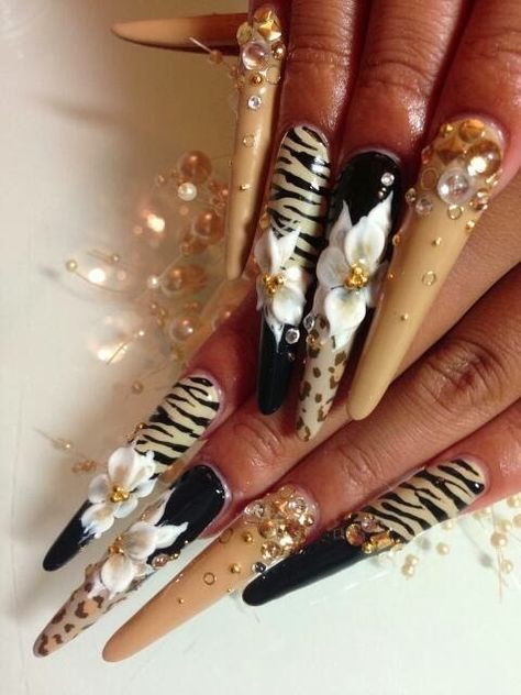 Uñas Cute, Really Long Nails, Gyaru Nails, Acrylic Nails Stiletto, Crazy Nail Art, S Nails, Wow Nails, Nails Stiletto, Gyaru Fashion