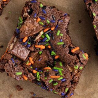 Halloween Brownie with colored toppings and bite taken out Brownies With Sprinkles, Halloween Brownie, Candy Brownies, Halloween Candy Bar, Holiday Dinner Recipes, Slow Cooker Appetizers, Halloween Brownies, Leftover Candy, Leftover Halloween Candy