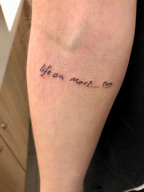 Yungblud Tattoo, Yungblud Tattoo Ideas Lyrics, Yungblud Painting Ideas, Yungblud Hand Tattoos, Mars Tattoo, Life On Mars Tattoo, Yungblud Quotes, Yungblud Quotes Lyrics, Life On Mars