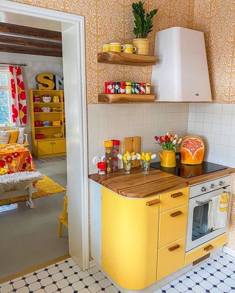 Boho Kitchen Ideas, Casa Vintage, Yellow Kitchen, Boho Kitchen, Decoration Inspiration, Minimalist Kitchen, Dream House Decor, Retro Kitchen, Dream Home Design