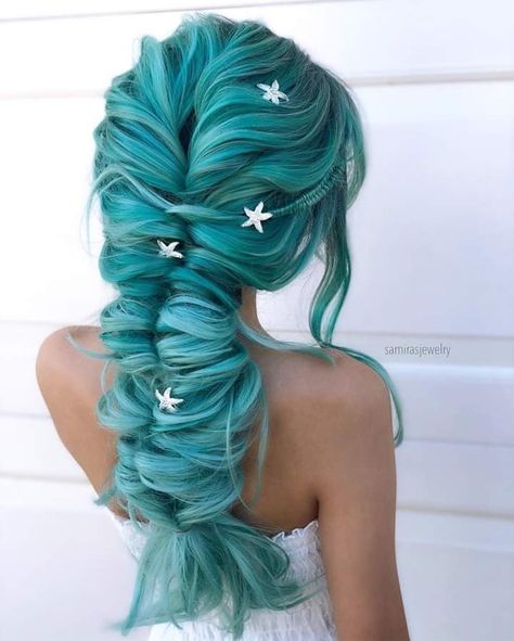 A hair post. - Album on Imgur Mermaid Hair Color, Ombre Hair Extensions, Fantasy Hair, Hair Dye Colors, Mermaid Hair, Cool Hair Color, Grunge Hair, Green Hair, Hair Dos