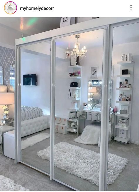 Mirrored Closet, Luxury Room Bedroom, Classy Bedroom, Bedroom Decor For Teen Girls, Beauty Room Decor, Redecorate Bedroom, Teen Bedroom Decor, Luxury Rooms, Girl Bedroom Decor