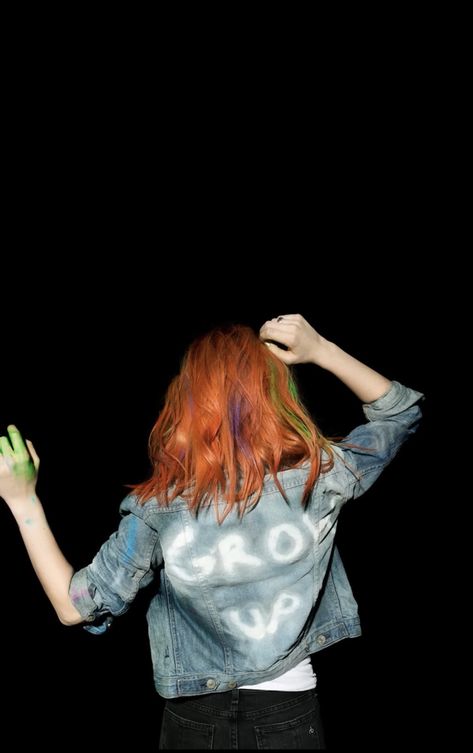 Album Covers Paramore, Paramore Self Titled Album Cover, Still Into You Paramore Aesthetic, Hayley Williams Wallpaper Aesthetic, Haley Williams Wallpaper, Paramore Pfp, Paramore Lockscreen, Paramore Aesthetic Wallpaper, Paramore Album Cover