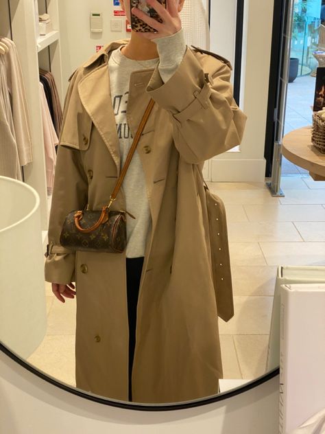 Trench coat Burberry Louis Vuitton mini HL trench styling trench coat outfit winter outfit chill outfits Louis Vuitton Bag Classic, Louis Vuitton Loop Bag Outfit, Nano Speedy Louis Vuitton Outfit, Nano Speedy Outfit, Louis Vuitton Bag Outfit, Louis Vuitton Outfit, Nano Speedy, Louis Vuitton Speedy Bandouliere, Vintage Designer Bags