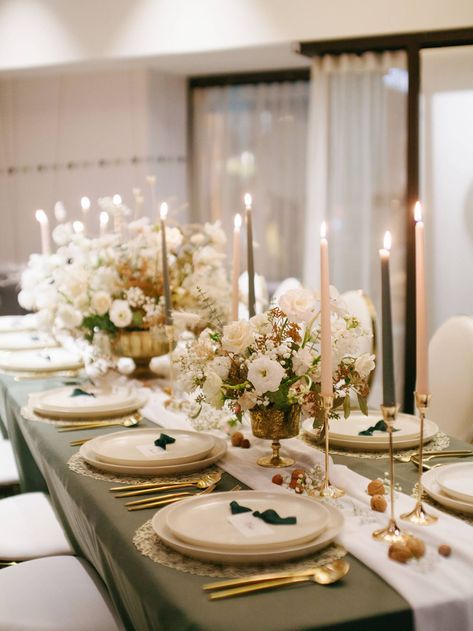 5 minutes with... Paris wedding planner Wonderstruck Weddings & Events | Paris Vendor Spotlight Green And Gold Gender Reveal, Gender Reveal Dinner, Dinner Party Photography, Elegant Holiday Party, Entertaining Dinner, Intimate Wedding Reception, Weekend Dinner, Beige Wedding, Gender Reveal Cake