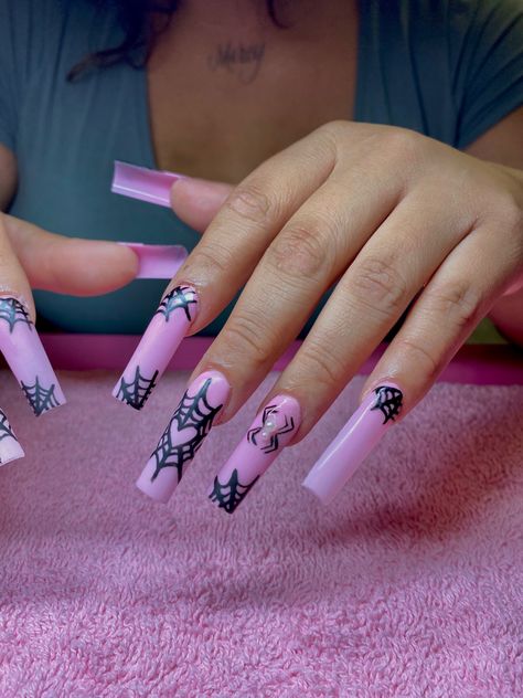 Pink And Black Spider Web Nails, Pink Spider Web Nails, Pink Spider Nails, Bat Nails, Witchy Nails, Pink Nail Art, Black Spider, Dope Nails, Black Nails