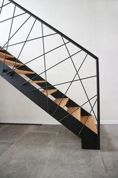 Stairs Metal Design, Metal Staircase Design Modern, Interior Stair Railing Ideas Metal, Garde Corps Metal, Garde Corps Design, Pagar Modern, Steel Stairs Design, درابزين السلم, Interior Stair Railing