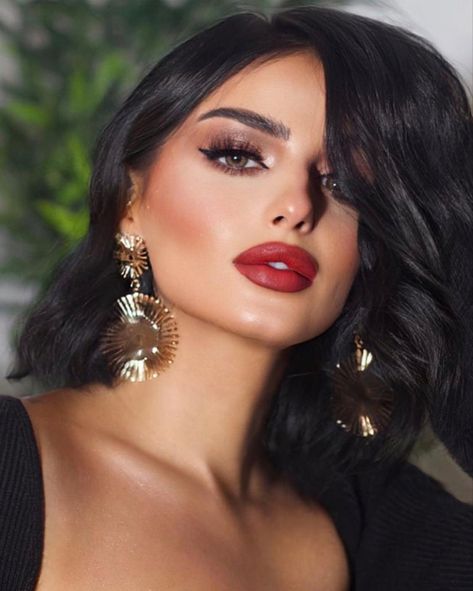 Makeup Look Glam, Red Lips Makeup Look, Maquillage On Fleek, Red Lip Makeup, Night Beauty, Glam Makeup Look, Lips Makeup, Elegant Makeup, Glamour Makeup