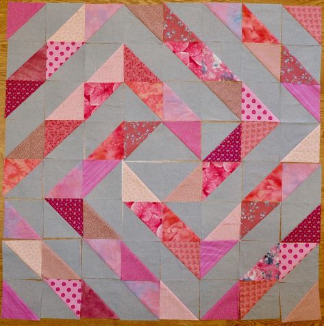 Quilt Border Ideas, Triangle Quilt Patterns, Half Square Triangles Tutorial, Hst Quilt, Half Square Triangle Quilts Pattern, Triangle Quilt Pattern, Triangle Quilts, Border Ideas, Nancy Zieman