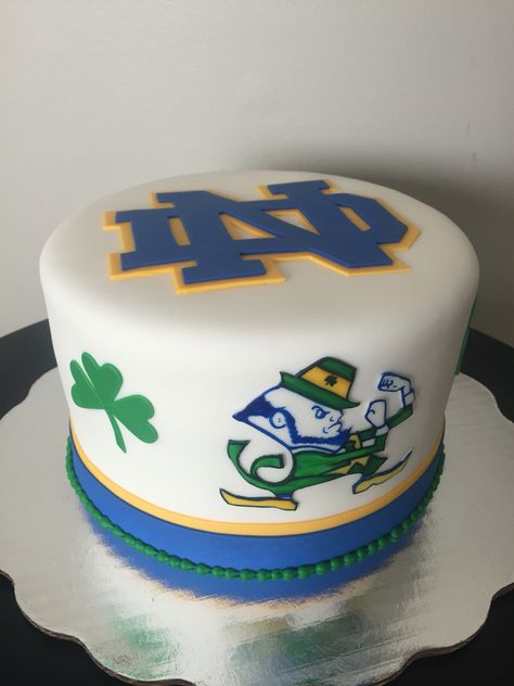 Notre Dame Cake Notre Dame Cake, Irish Cakes, Raiders Cake, Notre Dame Apparel, Irish Cake, Nature Cake, 50th Birthday Party Decorations, Irish Party, Football Cake