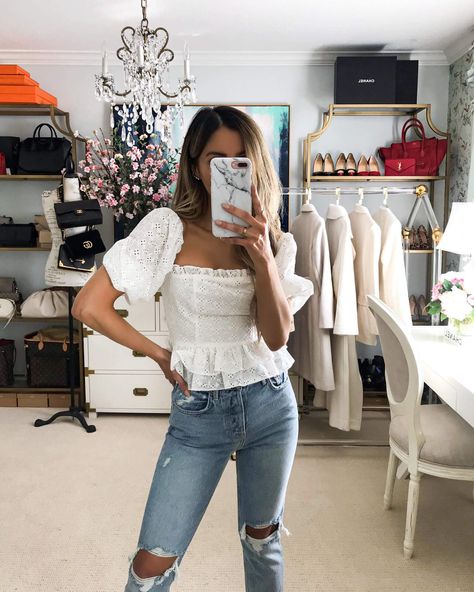 fashion blogger mia mia mine wearing a white puff sleeve top from revolve. visit here to see more eyelet tops, jeans and blouse outfits, how to dress up jeans, and cottagecore fashion trend. #summer #mirrorselfie #ootd Modern Outfit Ideas, Maria Vizuete, Jumpsuit Styles, White Puff Sleeve Top, Mia Mia Mine, Outfits Vestidos, Mia Mia, Stylish Summer Outfits, Fashion Tops Blouse