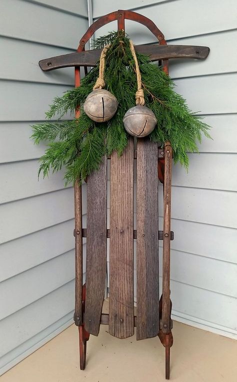 Antique Sled and Sweater "Mittens" Winter Porch Decor Ideas Decoracion Navidad, Winter Porch Decor, Sled Decor, Decor After Christmas, Wooden Sled, Rustic Winter Decor, Christmas Sled, Winter Porch, Sweater Mittens