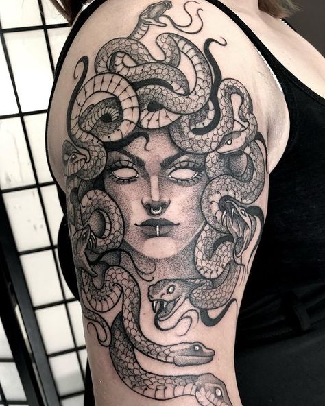 Tattoo Artists Near Me, Medusa Tattoo Design, Petit Tattoo, Medusa Tattoo, Tatuaje A Color, Tattoo Videos, Aesthetic Tattoo, Sleeve Tattoos For Women, Snake Tattoo