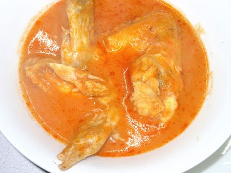 Light Soup Ghana, Ghanaian Food Recipes How To Make, Ghana Light Soup Recipe, Ghana Peanut Butter Soup, Peanut Soup Ghana, Ghanaian Chicken Stew, African Chicken Peanut Stew, Gari And Beans Ghana, Ghana Food