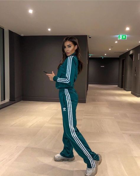 Adidas Track Pants Outfit, Pocket Shirts, Track Pants Outfit, Fitted Tunic Tops, Adidas Tracksuit, Tunic Tops Casual, Adidas Track Pants, Adidas Sweatpants, Fashion Hoodies