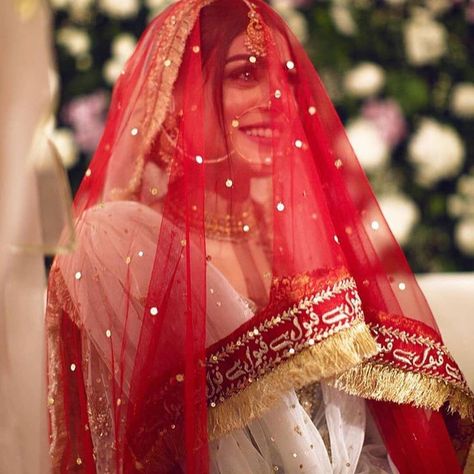 DCMedia posted on Instagram: “Do u love these customised written nikah dupatta trend recently seen in many wedding? Is it yay or…” • See all of @dc.deescreations's photos and videos on their profile. Qabool Hai, Muslim Bridal, Nikah Dress, Bridal Dupatta, Wedding Veil Accessories, Polka Dots Fashion, Embroidered Scarf, Bridal Dress Fashion, Bridal Dress Design