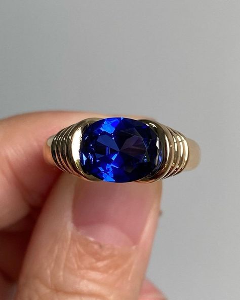 ------------------------------------------------------------------------------ ❤ Product Information ❤ ------------------------------------------------------------------------------ 5 Ct Oval Sapphire Engagement Ring 12x8mm Oval Sapphire Wedding Ring 14k Solid Gold Ring Vintage Sapphire Ring Anniversary Ring ✥ 𝐌𝐚𝐢𝐧 𝐒𝐭𝐨𝐧𝐞 𝐃𝐞𝐭𝐚𝐢𝐥𝐬 ↣ Shape: Oval ↣ Type: Sapphire ↣ Weight: 5.00 Carat (App.) ↣ Dimension: 12x8 mm (App.) ↣ Color: Blue ↣ Clarity: AAAA+ ↣ Making Process: Handmade - Crafte Art Deco Ring Sapphire, Ring Saphir, East West Ring, Oval Sapphire Engagement Ring, Gold Ring Vintage, Sapphire Wedding Ring, Art Deco Sapphire Ring, Vintage Sapphire Ring, Sapphire Solitaire Ring