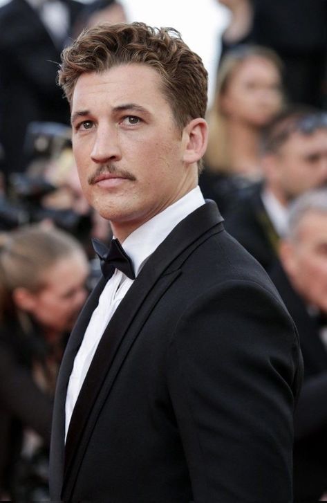 Rooster Topgun, Mike Teller, Miles Teller, Actors Male, Fashion Decor, The Perfect Guy, Hottest Guy Ever, Hot Actors, A Guy Who