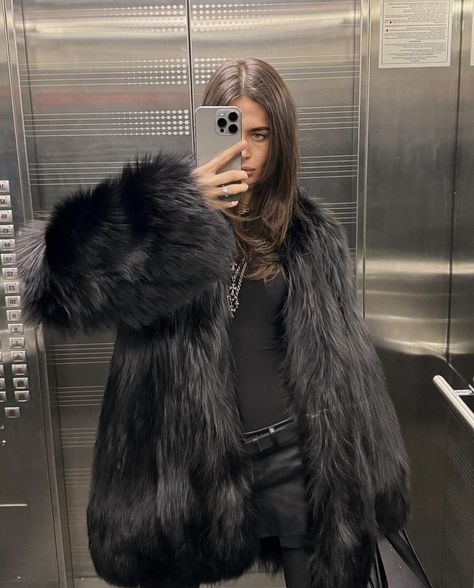 Black Fur Coat Outfit, Faux Fur Coats Outfit, Filler Pics, Monochrome Aesthetic, Fur Coat Outfit, Black Fur Coat, Outfits To Copy, Fall 23, Fits Aesthetic