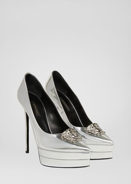 Palazzo Platform Pumps - Silver Pumps Silver Pumps Heels, Versace Pumps, Versace Heels, Estilo Madison Beer, Shoes Fashion Photography, Chic High Heels, Fotografi Digital, Dr Shoes, Versace Fashion