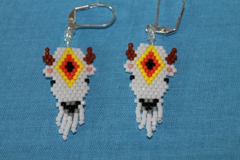 Here is a pair of Buffalo'I made. Beaded Buffalo Earrings, Beaded Buffalo, Brick Stitch Patterns, Native Beading Patterns, Seed Bead Crafts, Stitch Earrings, Beaded Earrings Native, Native American Earrings, Beadwork Embroidery