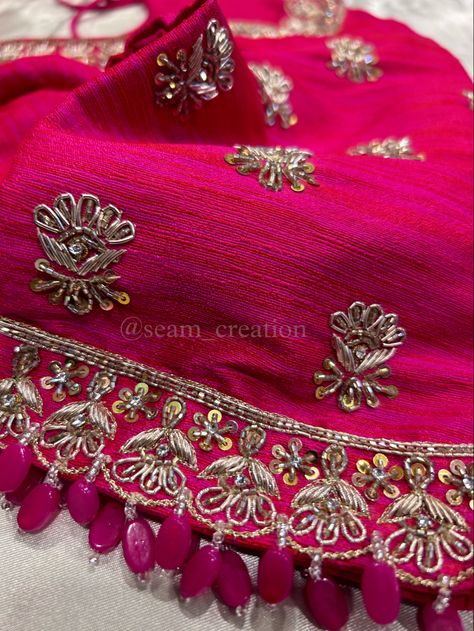 Jacobean Print, Khatli Work, Latest Bridal Blouse Designs, Maggam Work Designs, Traditional Blouse Designs, Maggam Works, Fashionable Saree Blouse Designs, Cutwork Blouse Designs, Blouse Embroidery