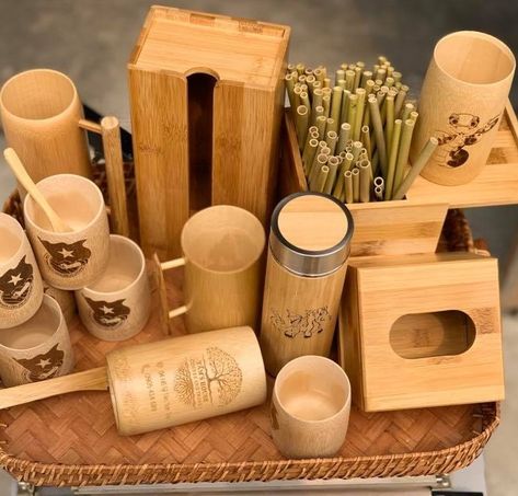 Source Natural bamboo reusable coffee cup bamboo cup on m.alibaba.com Recycle Material, Bamboo Straws, Bamboo Gifts, Bamboo Cups, Bamboo Utensils, Bamboo Tea, Bamboo Crafts, Reusable Coffee Cup, Bamboo Design