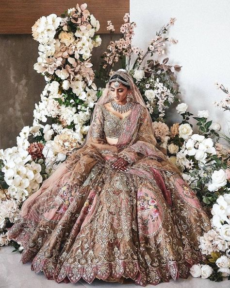 Pink and gold bridal lehnga💕 Lengha Design Bridal, Traditional Lengha, Pink Bridal Lehenga, Latest Bridal Lehenga Designs, Best Indian Wedding Dresses, Sikh Bride, Bridal Lehenga Designs, Latest Bridal Lehenga, Desi Wedding Dresses