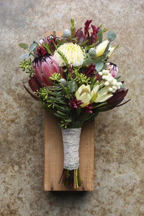 Swallows Nest Farm: April 2015 Pretty Bouquets, Samantha Wedding, Mountain Cabins, Australian Native Flowers, Flower Guide, Rustic Wedding Flowers, Flower Texture, Spring Wedding Flowers, Floral Inspiration