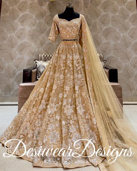 Gold Lehenga Bridal, Sabyasachi Designer, Wedding Lehenga Choli, Lehenga Choli Designs, Gold Lehenga, Cocktail Party Outfit, Lehenga Wedding, Pastel Dress, Lehenga Blouse