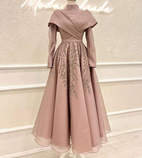 Fashion Bride Dresses, Muslim Gown, Islamic Wedding Dress, Dress Islamic, Wedding Event Dresses, Hijab Dress Party, Modest Evening Dress, Bride Dress Simple, Lace Dress Design