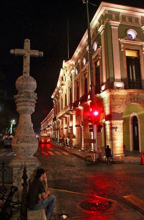 The government palace is illuminated at night in the centro historico in Merida, Mexico. Mexico At Night, Mexico Night, Maya Photo, Merida Yucatan Mexico, Beautiful Mexico, Mexican Vacation, Merida Mexico, Yucatan Mexico, Visit Mexico