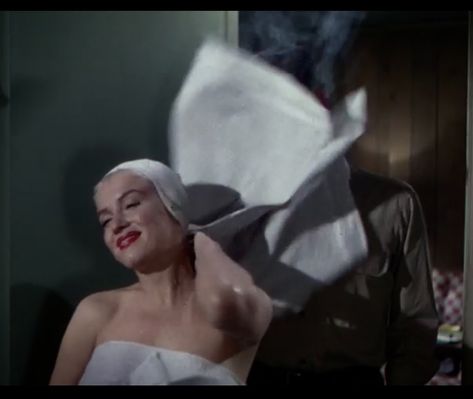 Niagara , August 1952 - The shower scene , “ Rose “ ( Marilyn Monroe ) ask her husband George Loomis a smoke #marilyn #niagarafalls Jean Peters, Joseph Cotten, Thriller Film, 20th Century Fox, The Shower, Marilyn Monroe, Niagara Falls, Shower, Film