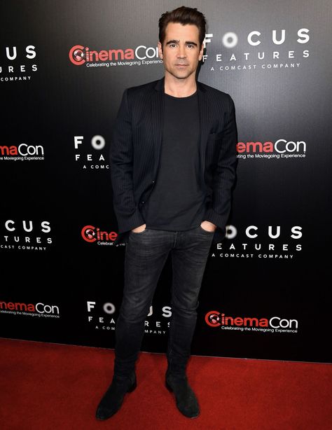 Colin Farrell Black Sports Coat Outfit Men, Blazer With T Shirt Men, Men Cocktail, Sport Coat Outfit, Black Blazer Men, Blazer And Jeans, Mens Suede Boots, Black Blazer Outfit, Boots Men Outfit