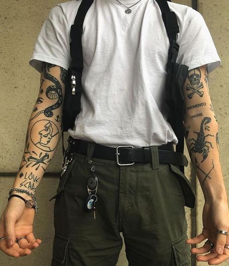 Minimal Tattoos, Grunge Tattoo, Tattoo Videos, Boy Tattoos, Aesthetic Tattoo, Cover Up Tattoos, Minimalist Tattoo, Look Cool, Tattoo Design