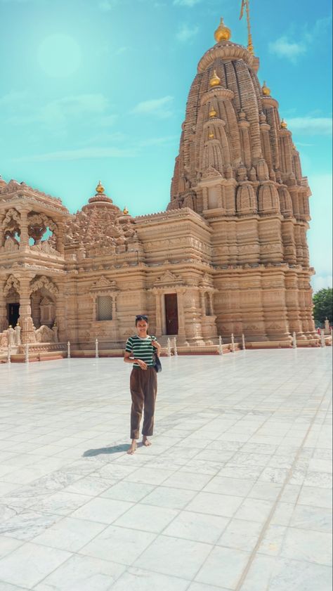 this place is heaven Kirti Mandir Barsana, Photo Dump, Monument Valley, Monument, Temple, Natural Landmarks, Travel, Nature