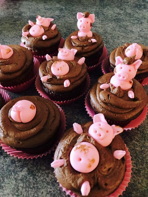 Pigs in mud cupcakes Pig Cupcake Cake, Mud Cupcakes, Pig Cupcakes, Pig In Mud, Great Hobbies, Cookie Pie, Zebra Stripes, Cupcake Cake, Food Themes